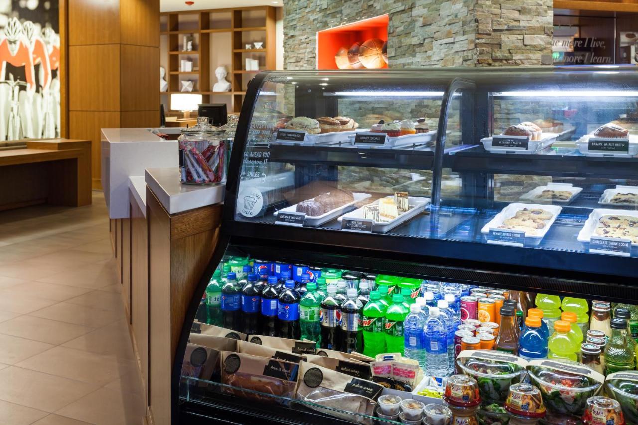 Hyatt Place Bloomington Indiana ภายนอก รูปภาพ