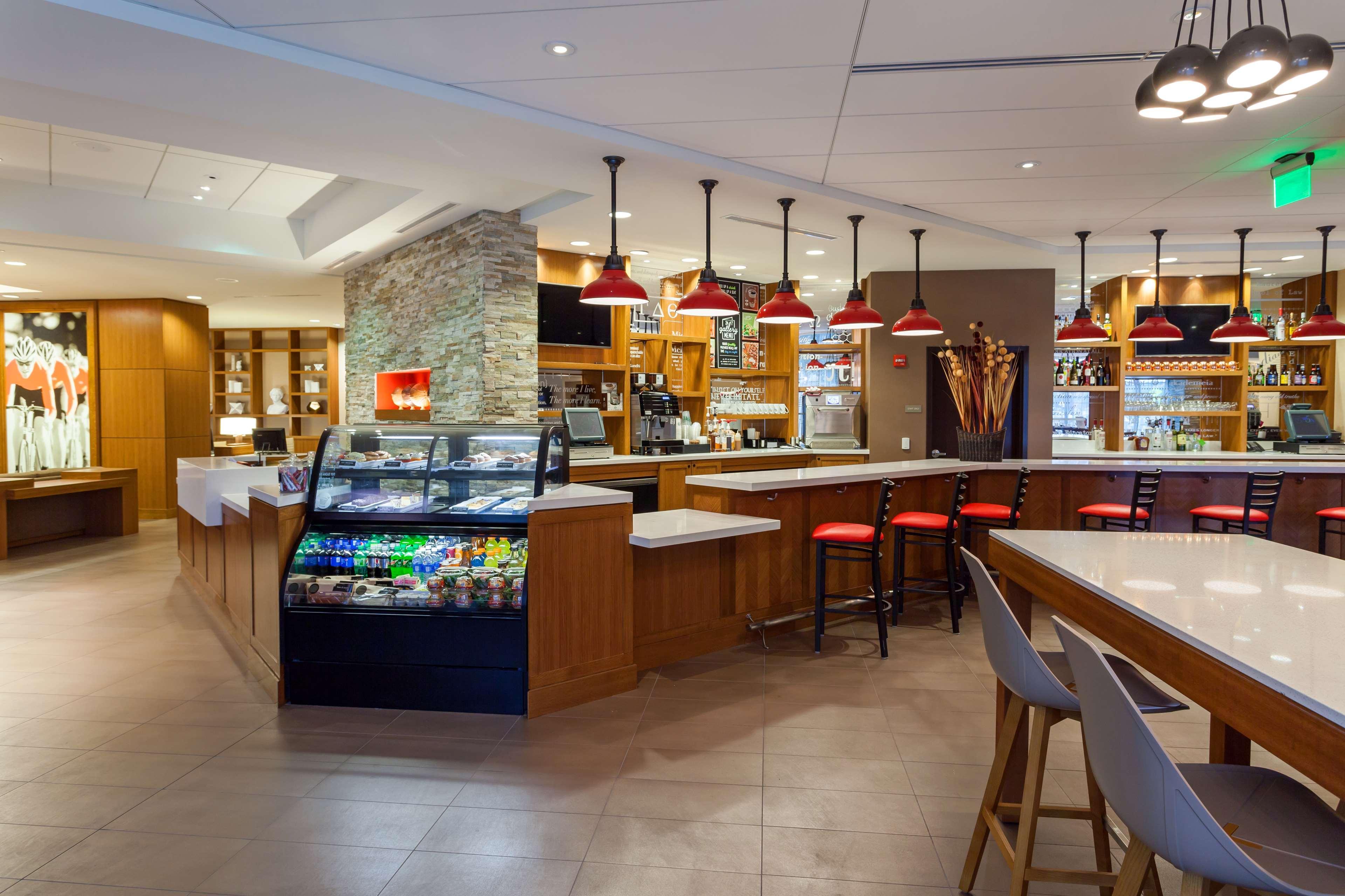 Hyatt Place Bloomington Indiana ภายนอก รูปภาพ
